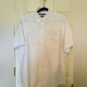 Men’s 17.5 Van-Heusen Classic White Men's Short Sleeve Shirt
